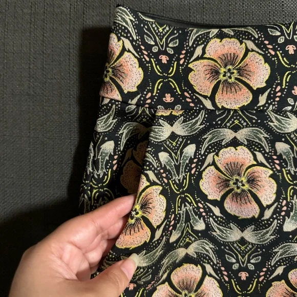 Alice + Olivia NWOT Donald High Rise Shorts in Black/Peach Promise Floral Size 6 - Picture 12 of 16